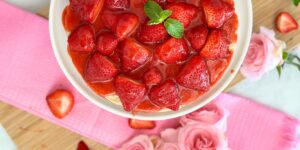 Vegan Cheesecake with Strawberries