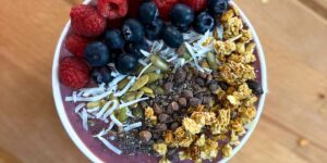 High-Protein, low Sugar Açaí Bowl